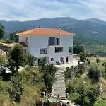 Monkey Tiny Barnhouse With Amazing Views At Zevariclub! Holiday home Folhadosa