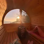Monkey Tiny Barnhouse With Amazing Views At Zevariclub! Holiday home Folhadosa