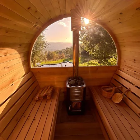 בית נופש Monkey Tiny Barnhouse With Amazing Views At Zevariclub!