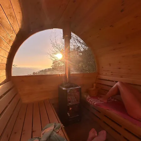 Monkey Tiny Barnhouse With Amazing Views At Zevariclub! Ferienhaus Folhadosa