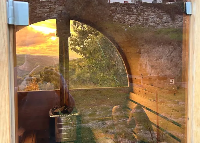 Monkey Tiny Barnhouse With Amazing Views At Zevariclub! Folhadosa