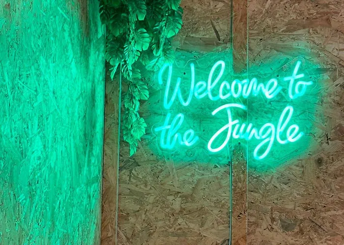 Monkey Tiny Barnhouse With Amazing Views At Zevariclub! Casa de Férias Folhadosa