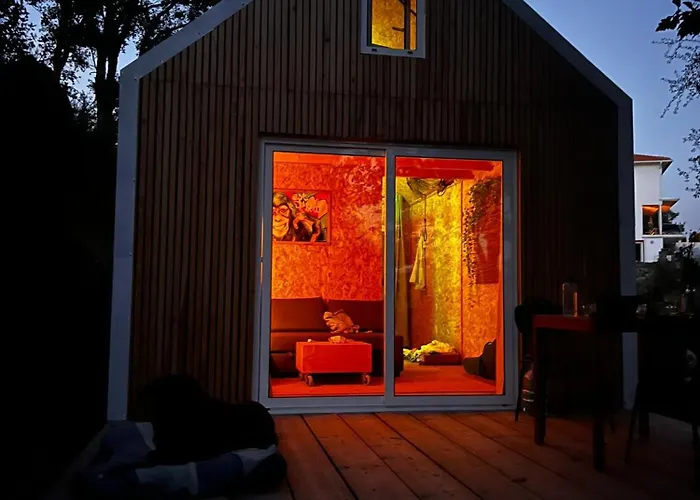 Casa de Férias Monkey Tiny Barnhouse With Amazing Views At Zevariclub!