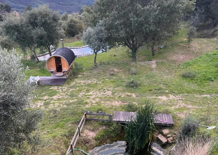 Casa de Férias Monkey Tiny Barnhouse With Amazing Views At Zevariclub! Folhadosa