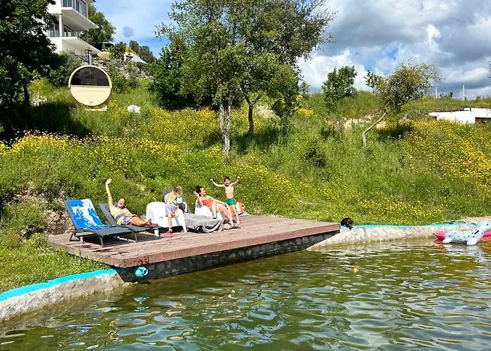 Casa de Férias Monkey Tiny Barnhouse With Amazing Views At Zevariclub!