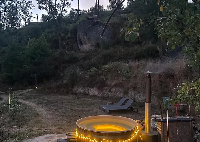 בית נופש Monkey Tiny Barnhouse With Amazing Views At Zevariclub! Folhadosa