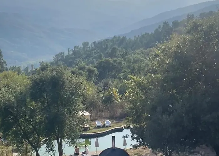 Casa de Férias Monkey Tiny Barnhouse With Amazing Views At Zevariclub!