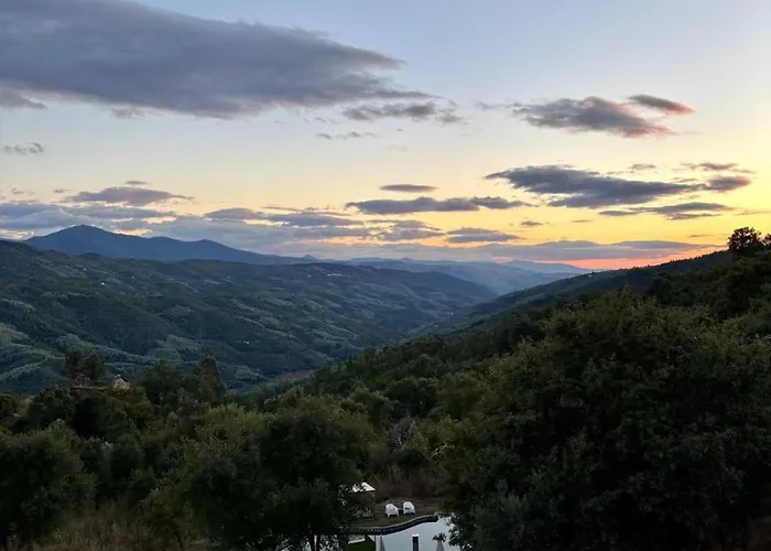 Casa de Férias Monkey Tiny Barnhouse With Amazing Views At Zevariclub! *