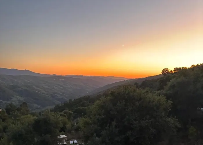 בית נופש Monkey Tiny Barnhouse With Amazing Views At Zevariclub! Folhadosa