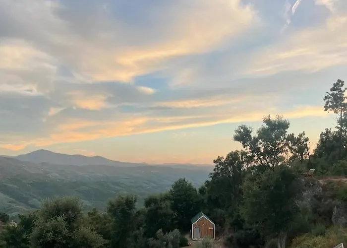 בית נופש Monkey Tiny Barnhouse With Amazing Views At Zevariclub! Folhadosa